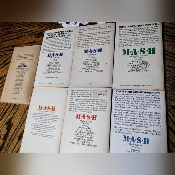 Seven "M*A*S*H" TV Show Books by Richard Hooker & William Butterworth Pre-owned - Picture 9 of 13
